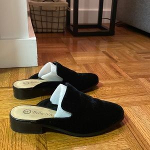 Black velvet Mules Bella Vita